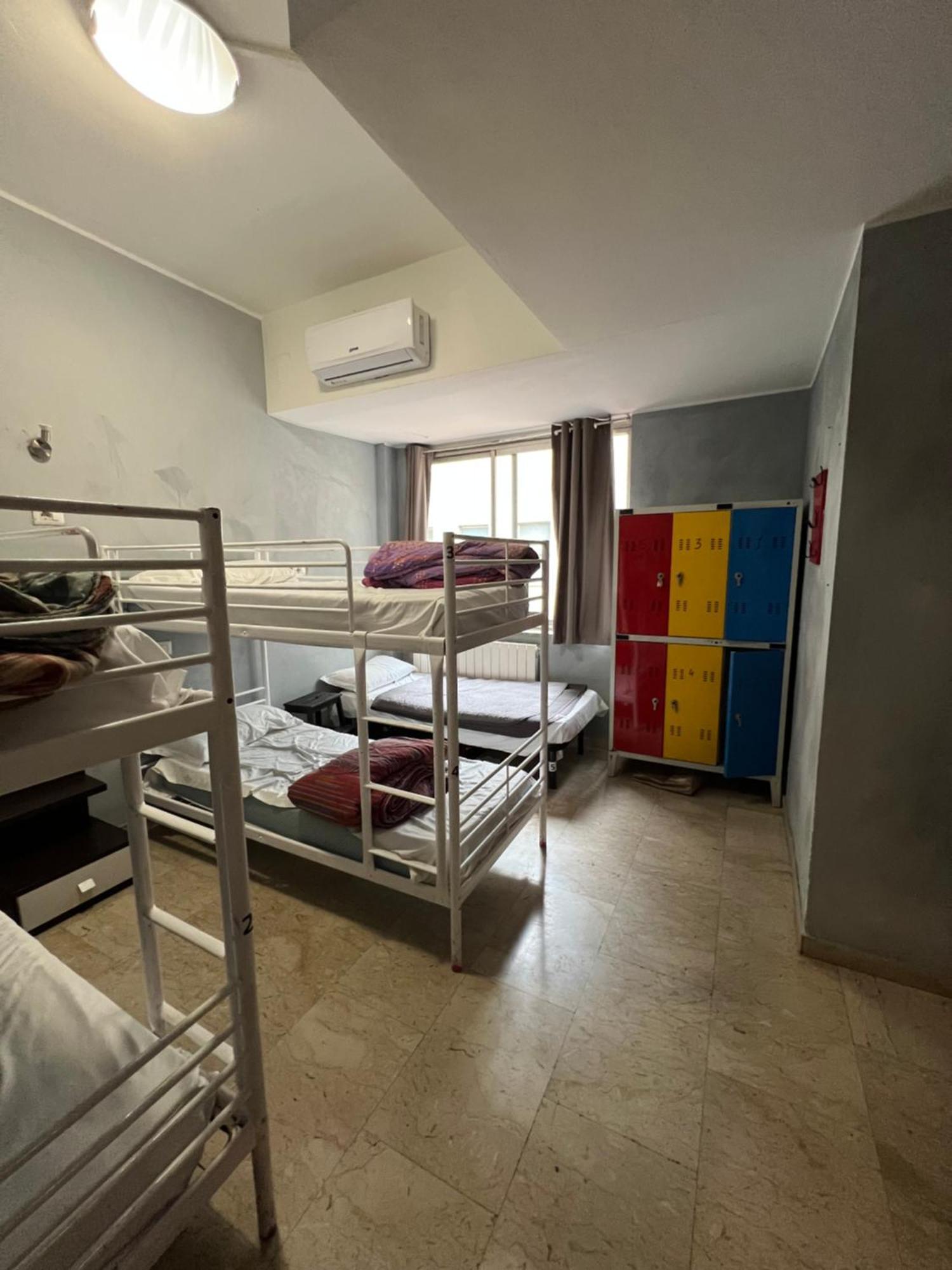 Lion University & Youth Hostel Milano Экстерьер фото