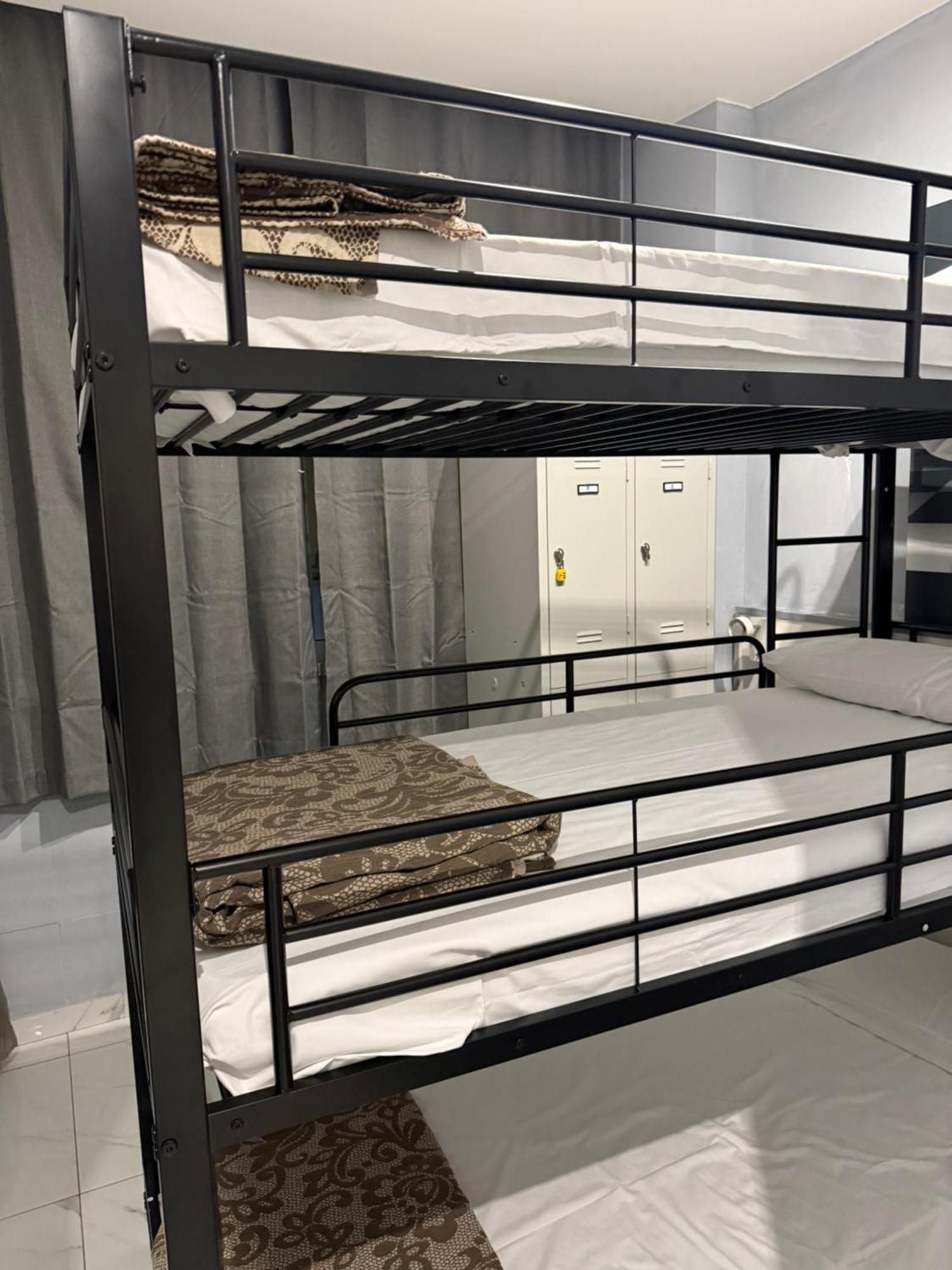 Lion University & Youth Hostel Milano Экстерьер фото